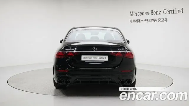 Mercedes-Benz E-Class — Фото автомобиля 4