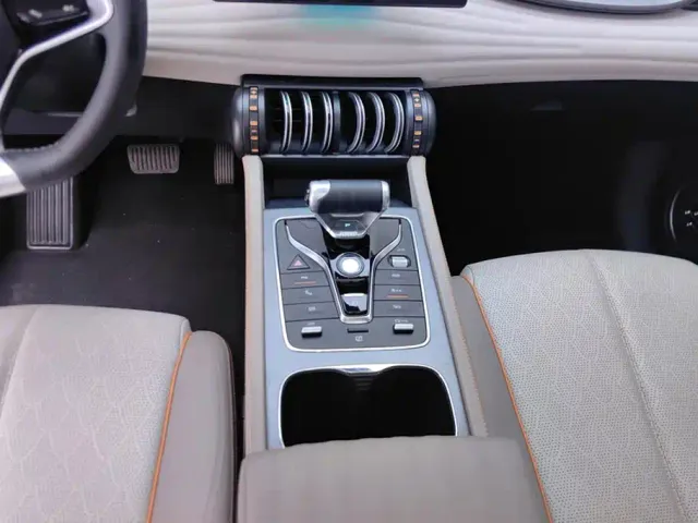 BYD Yuan PLUS — Фото автомобиля 16