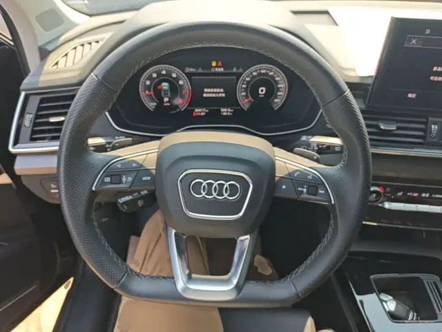 Audi Q5L — Фото автомобиля 10