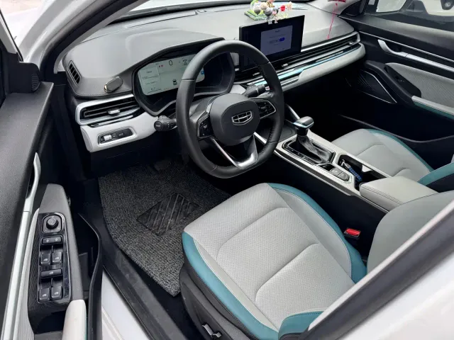 Geely Emgrand — Фото автомобиля 10