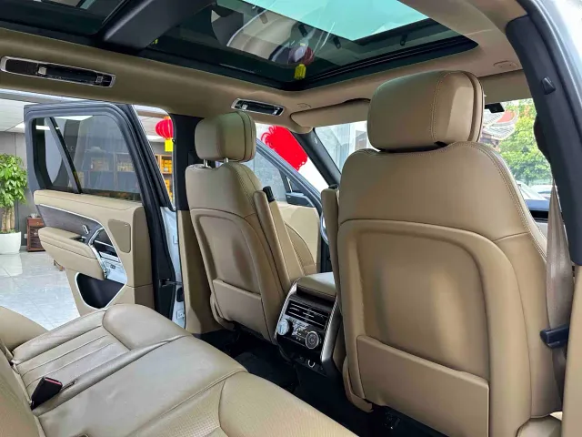 Land Rover Range Rover — Фото автомобиля 12