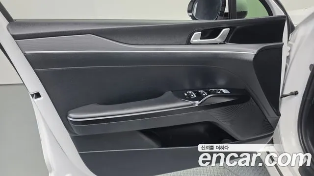 Kia K5 Новый K5 3 поколение 2.0 LPi(Для проката) — Фото автомобиля 24