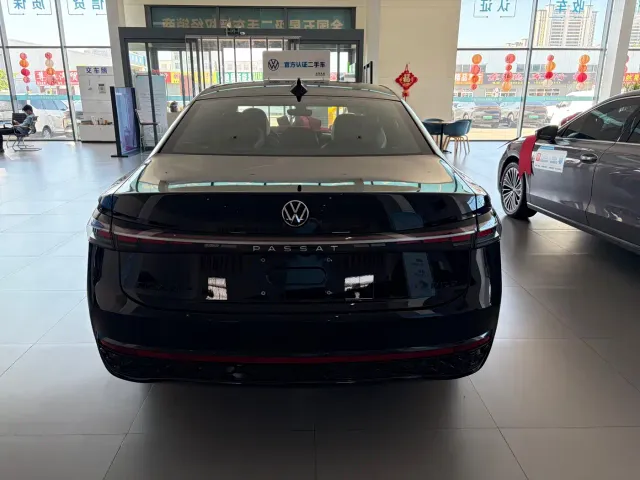 Volkswagen Passat — Фото автомобиля 5