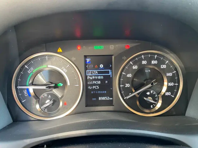 Toyota Alphard — Фото автомобиля 19