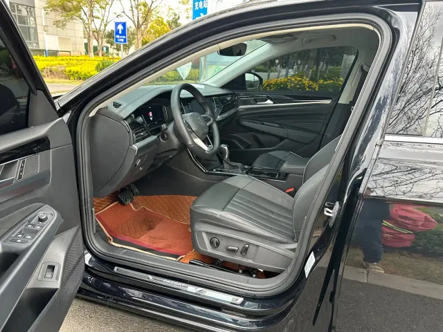 Volkswagen Passat — Фото автомобиля 8