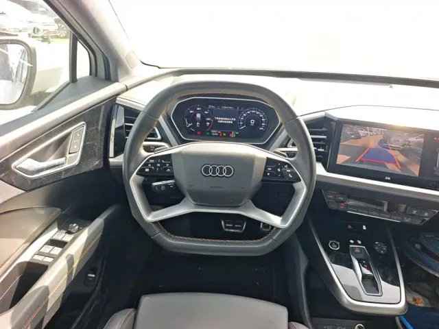 Audi Q4 e-tron — Фото автомобиля 6
