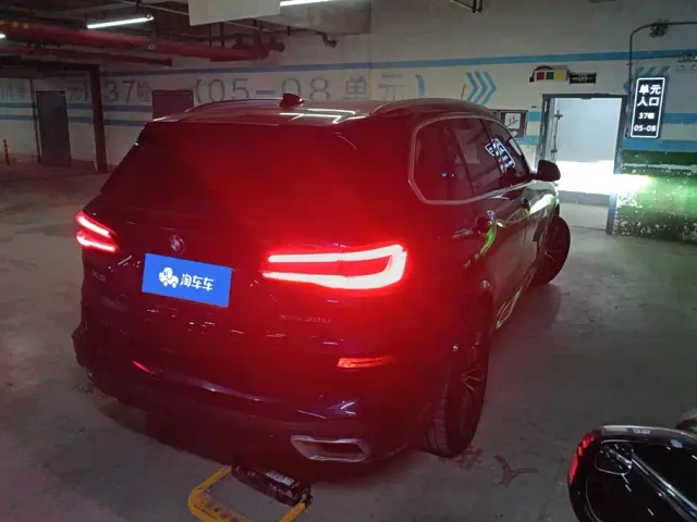 BMW BMW X5 2023 xDrive 30Li M Sport Package — Фото автомобиля 3