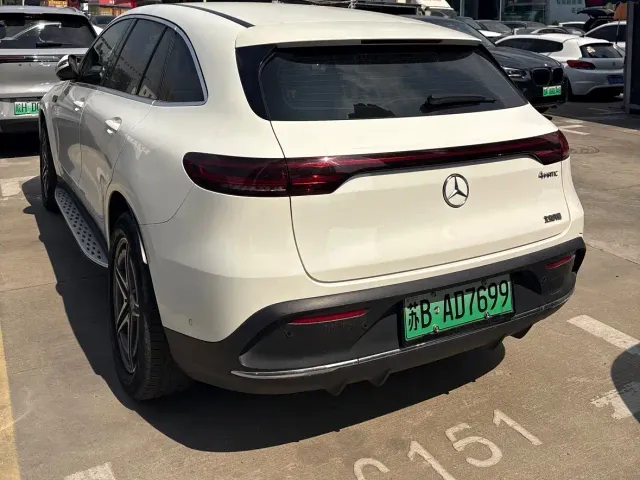 Mercedes-Benz EQC — Фото автомобиля 5