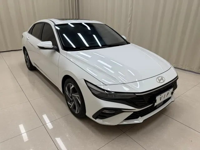 Hyundai Elantra — Фото автомобиля 3