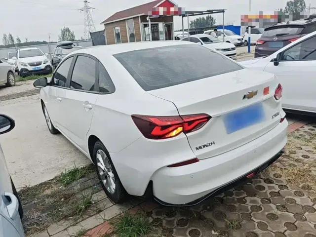 Chevrolet Monza — Фото автомобиля 4
