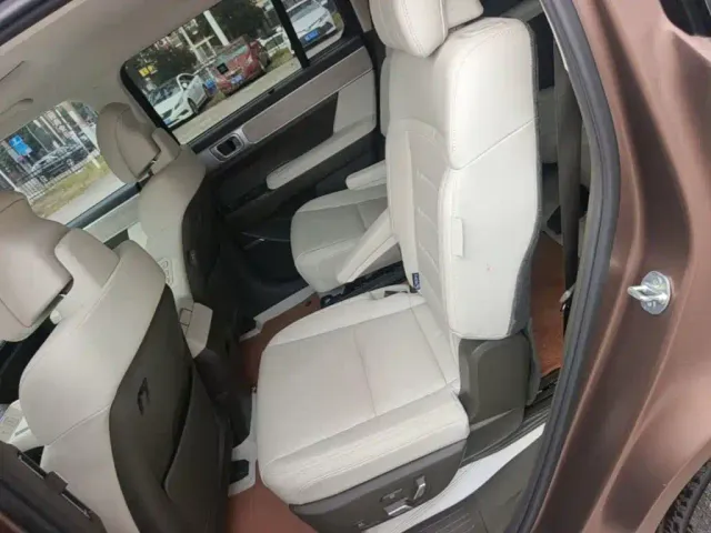 Hyundai Santa Fe — Фото автомобиля 16
