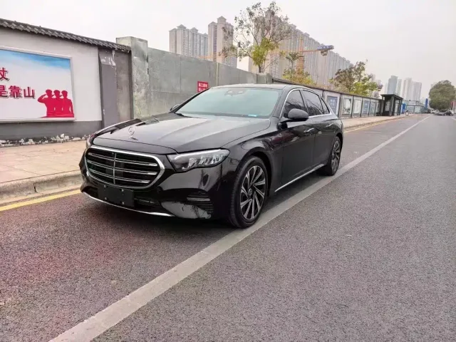 Фотография автомобиля — Mercedes-Benz E-Class
