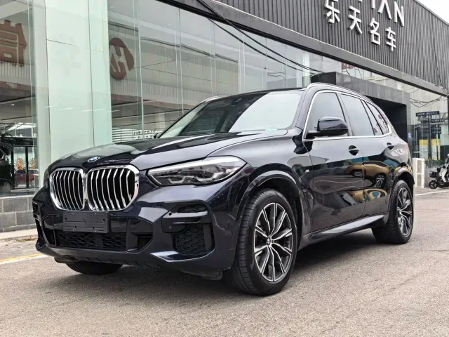 Фотография автомобиля — BMW X5
