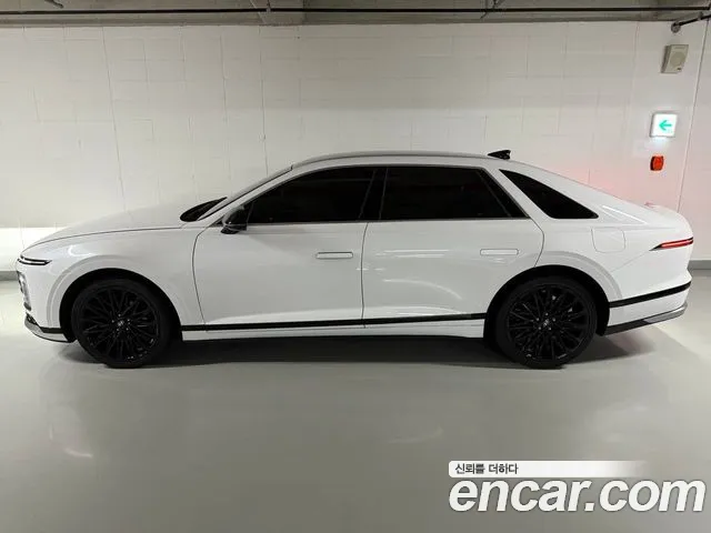 Hyundai Grandeur Grandeur (GN7) 2.5 Бензин 2WD — Фото автомобиля 3