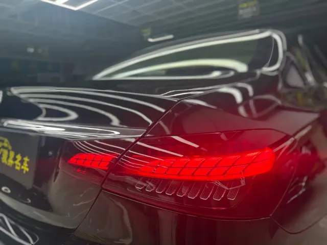 Mercedes-Benz E-Class — Фото автомобиля 30