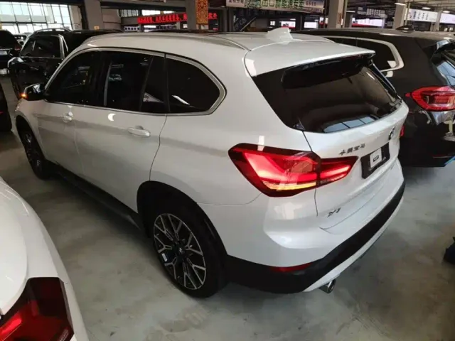BMW X1 — Фото автомобиля 4