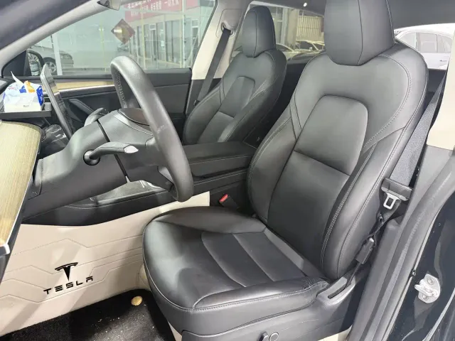Tesla Model Y — Фото автомобиля 4