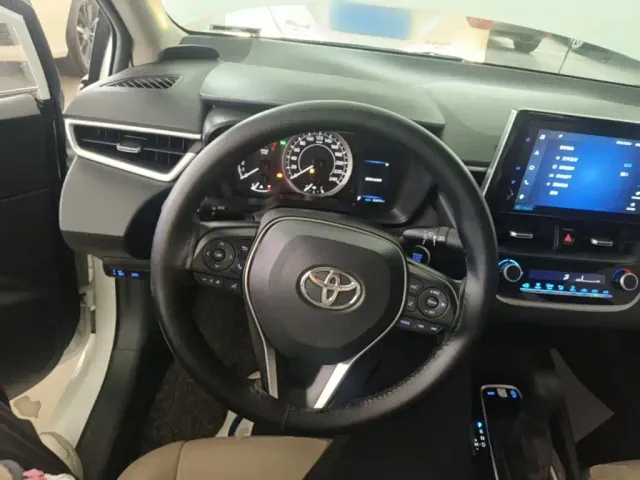 Toyota Corolla — Фото автомобиля 10