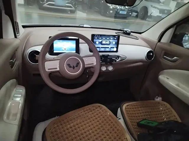 Wuling Hongguang Mini EV — Фото автомобиля 9