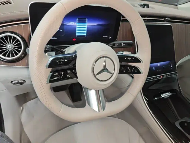 Mercedes-Benz EQE SUV — Фото автомобиля 10
