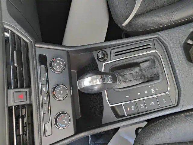 Volkswagen Lavida — Фото автомобиля 13