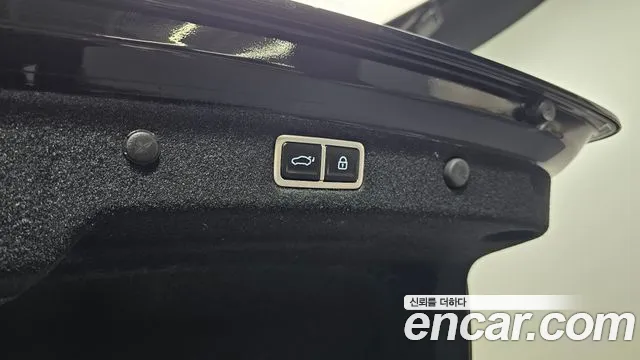 Hyundai Grandeur Grandeur (GN7) 2.5 Бензин 2WD — Фото автомобиля 20