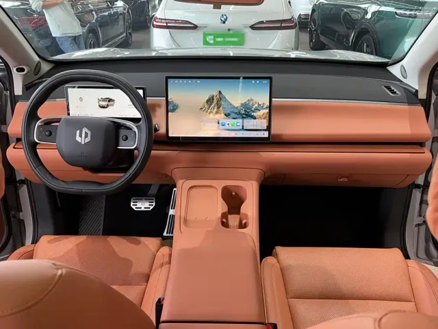Leapmotor C10 — Фото автомобиля 3