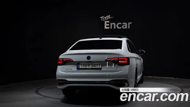 Volkswagen Jetta — Фото автомобиля 4