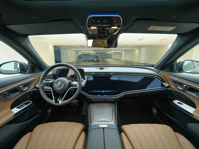 Mercedes-Benz E-Class — Фото автомобиля 18