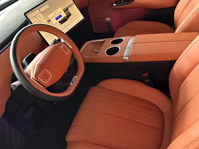 Changan Qiyuan E07 — Фото автомобиля 9