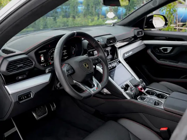 Lamborghini Urus — Фото автомобиля 14
