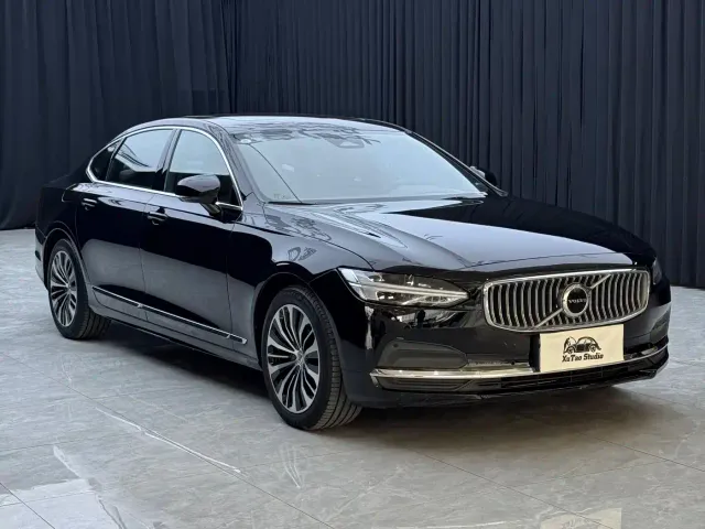 Volvo S90 — Фото автомобиля 4