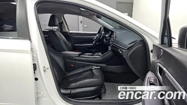 Hyundai Sonata Sonata (DN8) 2.0 LPG(Для проката) — Фото автомобиля 26