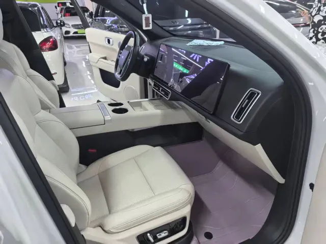 Li Auto L7 — Фото автомобиля 11