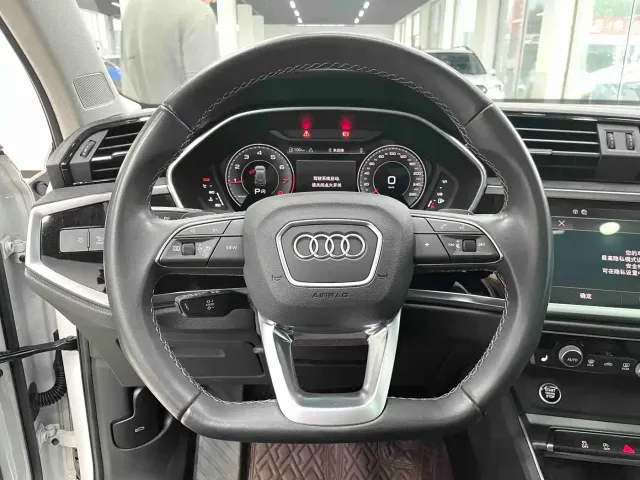 Audi Q3 — Фото автомобиля 8