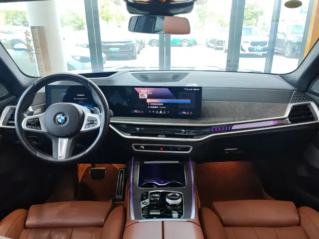 BMW X7 — Фото автомобиля 9