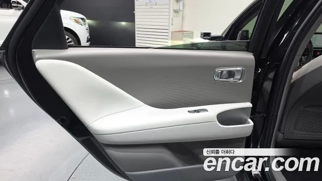 Hyundai Ioniq 6 — Фото автомобиля 14