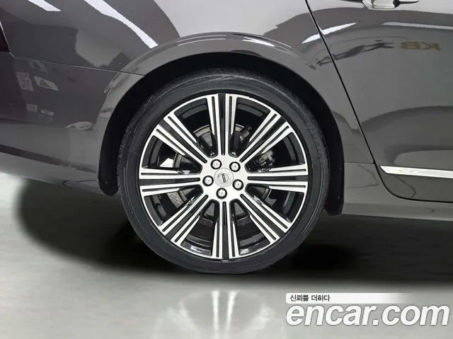 Volvo S90 — Фото автомобиля 6