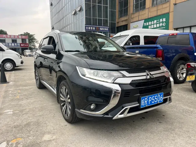 Mitsubishi Outlander — Фото автомобиля 3