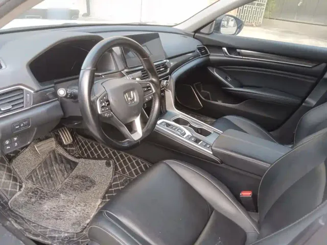 Honda Accord — Фото автомобиля 14