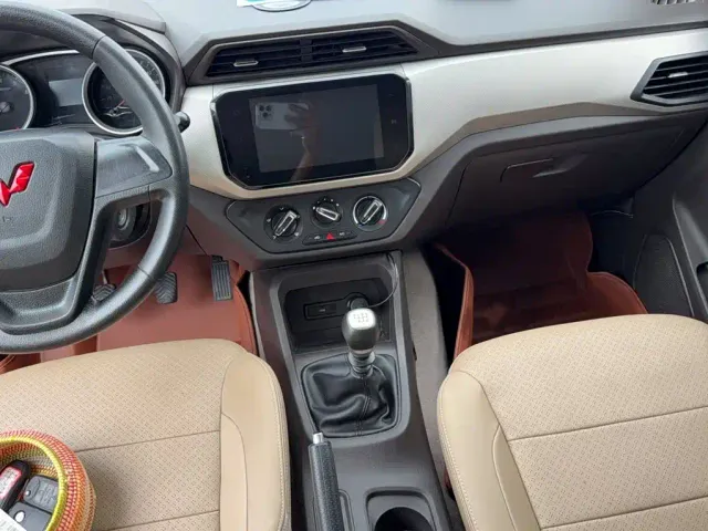 Wuling Hongguang — Фото автомобиля 13