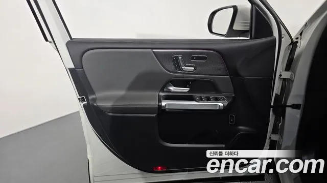 Mercedes-Benz EQB X243 — Фото автомобиля 13