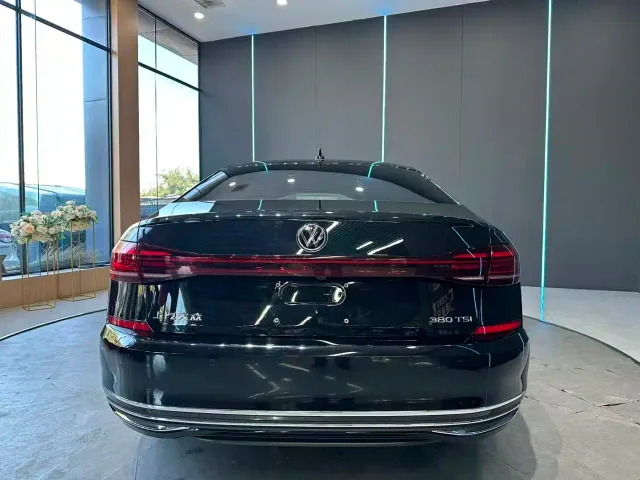 Volkswagen Passat — Фото автомобиля 7