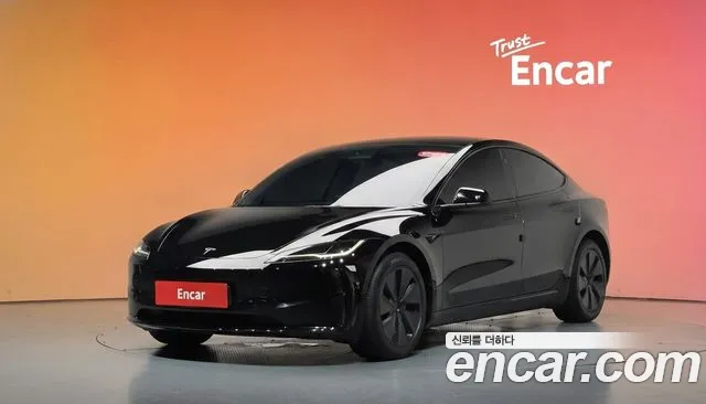 Фотография автомобиля — Tesla Model 3