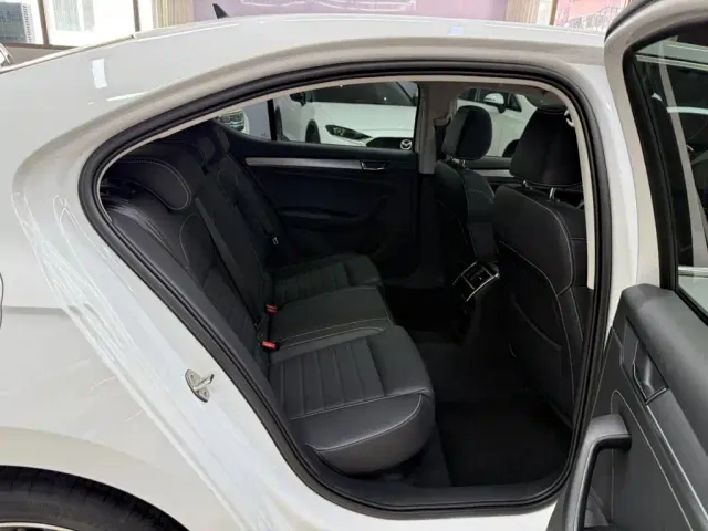 Skoda Superb — Фото автомобиля 22