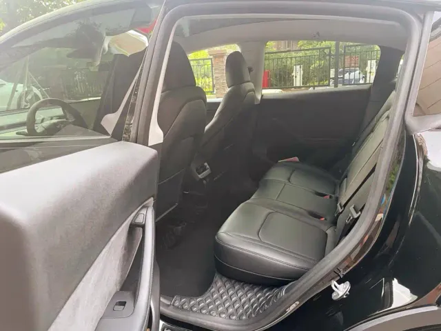 Tesla Model Y — Фото автомобиля 20