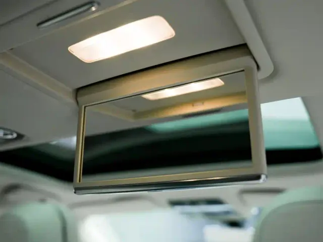 Bentley Flying Spur — Фото автомобиля 25