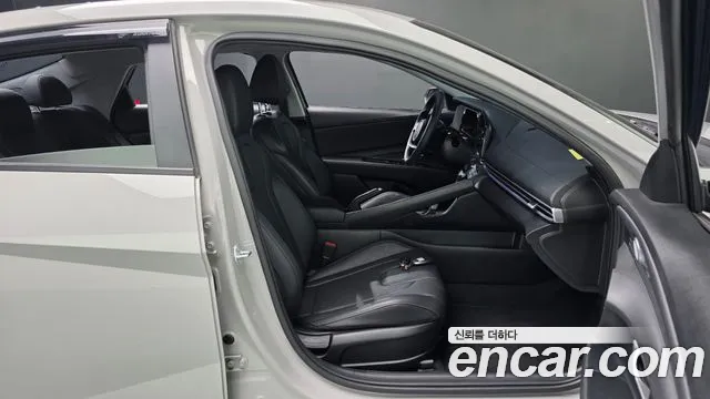 Hyundai Avante CN7 — Фото автомобиля 16
