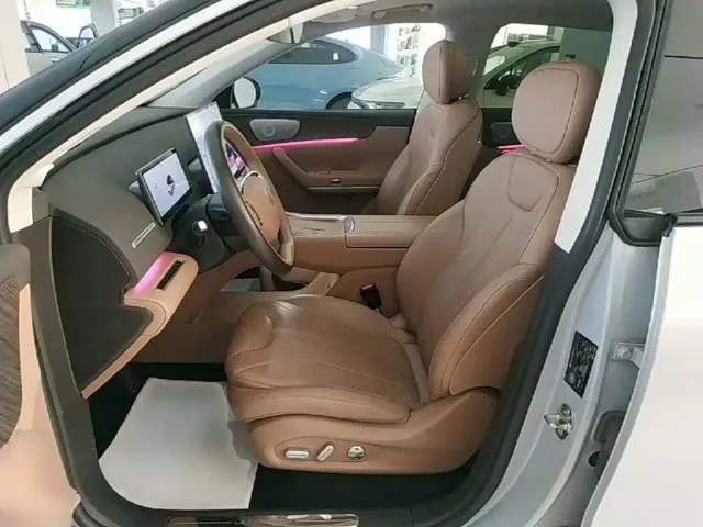 Leapmotor C11 — Фото автомобиля 14
