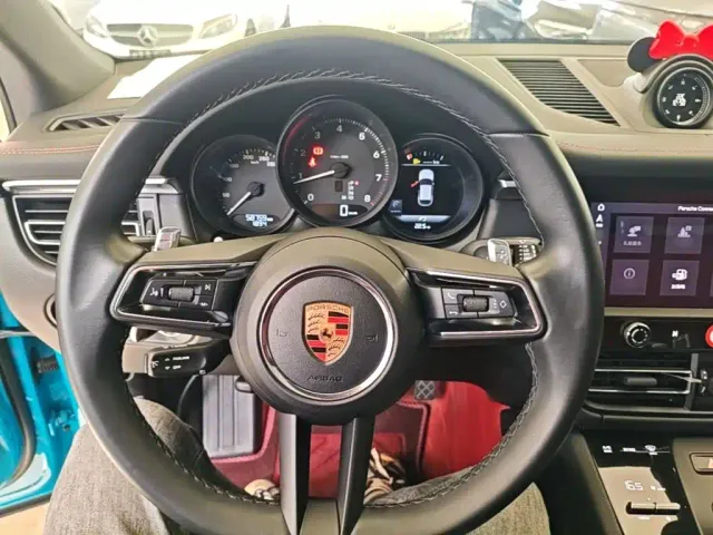 Porsche Macan — Фото автомобиля 10